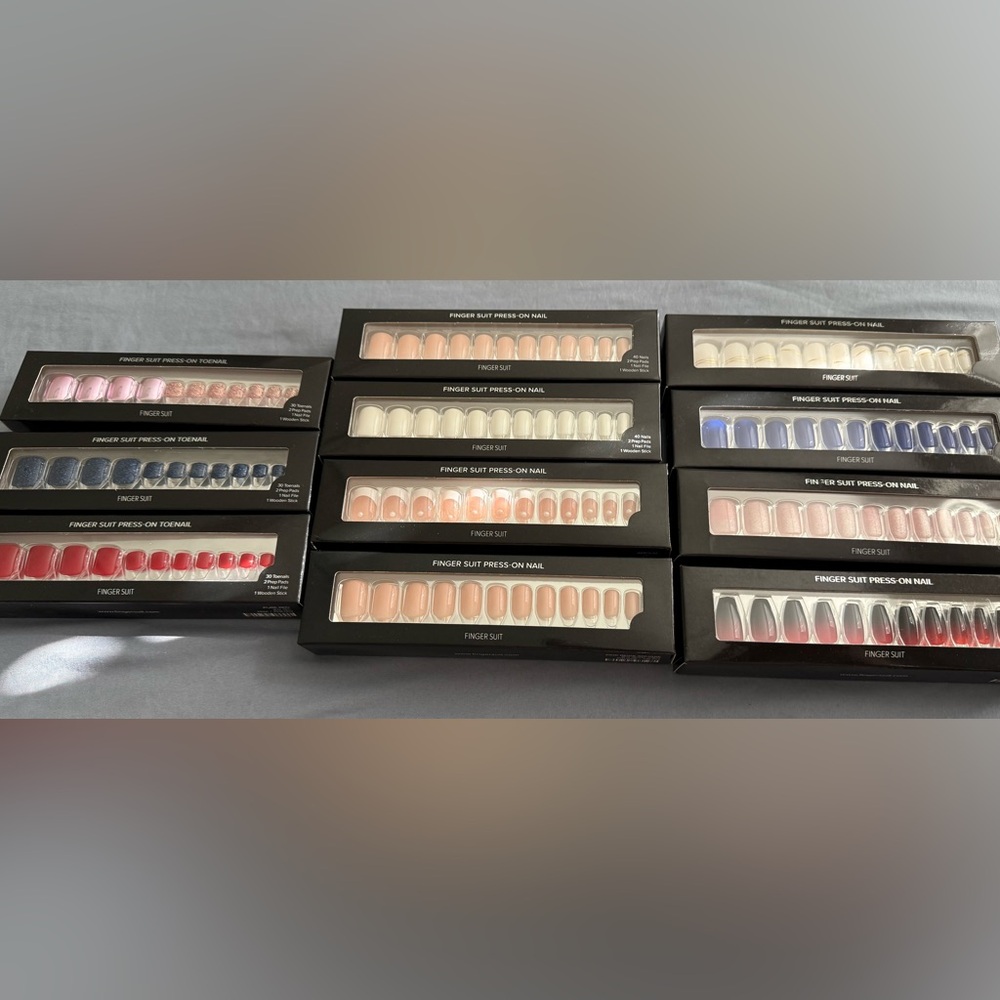 Fingersuit Press-On Nails NIB, 11 sets bundle